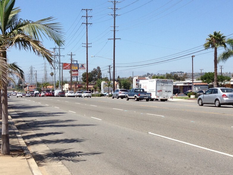 More Photos Of 1149-1163 N Tustin St, Orange General Retail For Lease