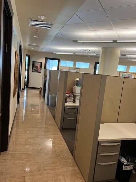 More Photos Of 20900 NE 30th Ave, Aventura Office Residential For Sale