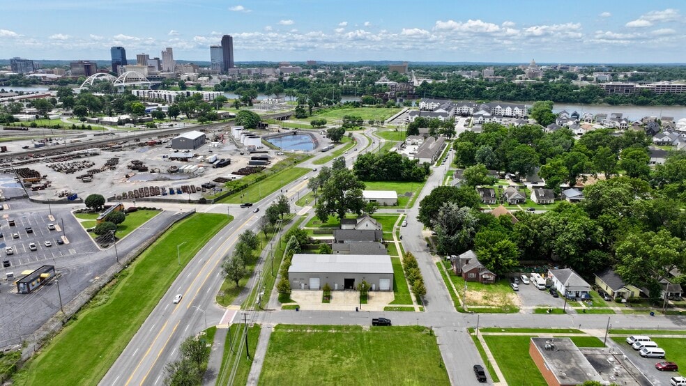 More Photos Of 1112 W 9th St, North Little Rock Warehouse For Sale