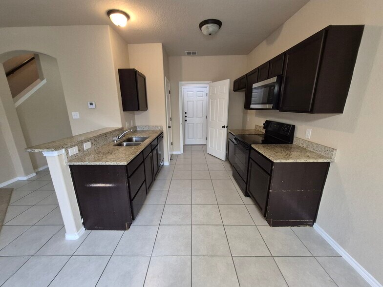 More Photos Of 8710 Vista de Nubes, Converse Apartments For Sale