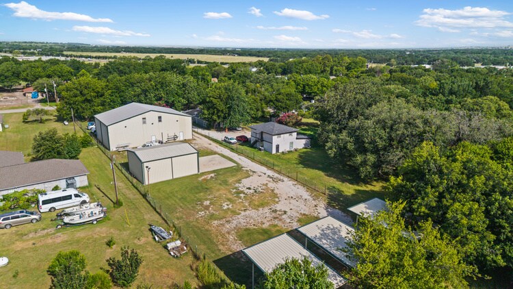 More Photos Of 4925 Ben Day Murrin Rd, Fort Worth Industrial For Sale