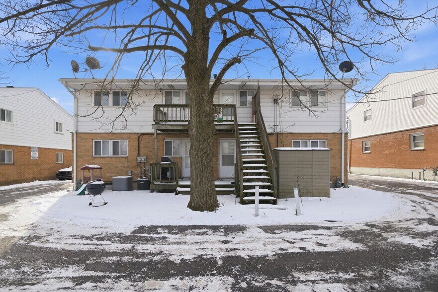 More Photos Of 630 Westmoreland Dr, Vernon Hills Apartments For Sale