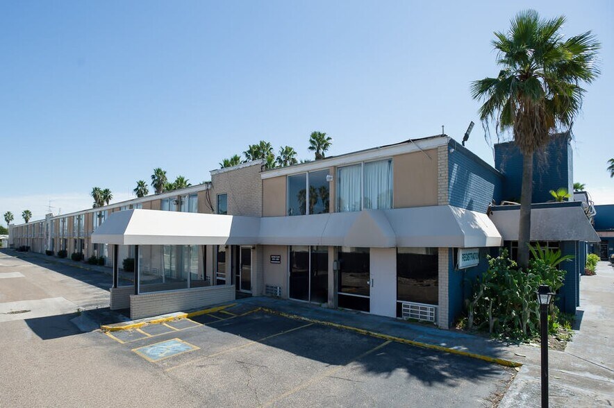 More Photos Of 910 Corn Products Rd, Corpus Christi Hotel For Sale