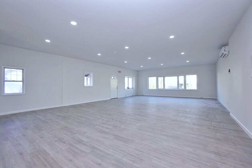 More Photos Of 949 Adelphia-Farmingdale Rd, Howell Loft Creative Space For Sale