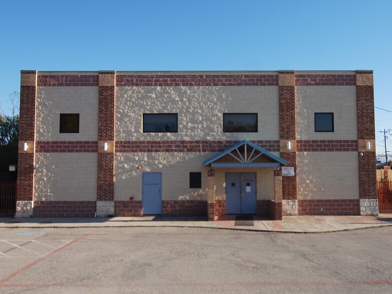 More Photos Of 5214 Botham Jean Blvd, Dallas Lodge Meeting Hall For Sale