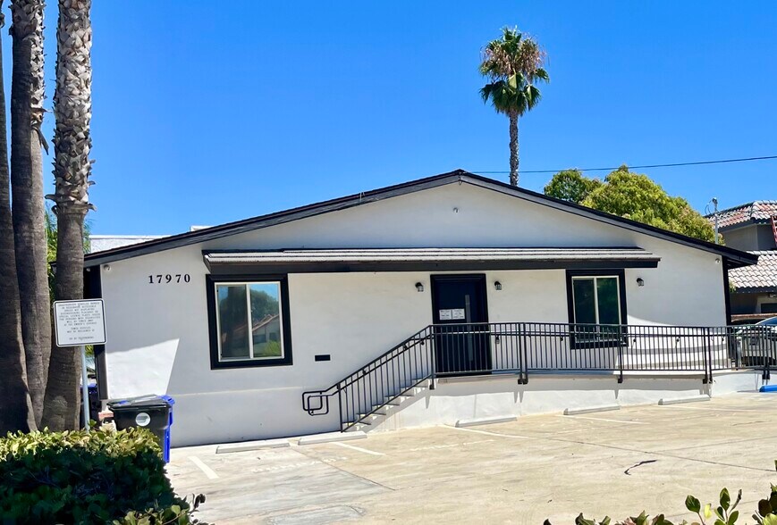 Primary Photo Of 17970 Sierra Hwy, Canyon Country Medical For Lease