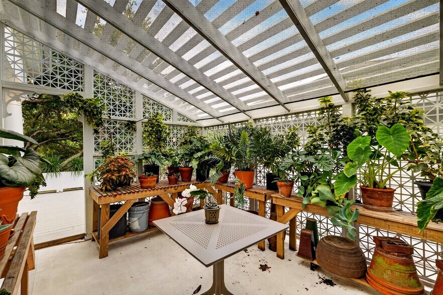 More Photos Of 107 E 35th St, Savannah Office For Sale