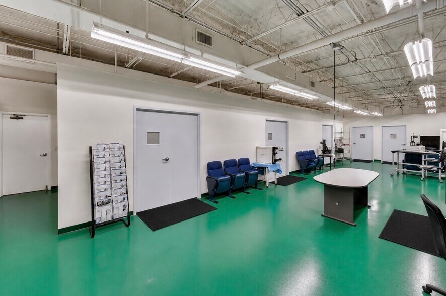 More Photos Of 2453 Orlando Central Pky, Orlando Office For Sale