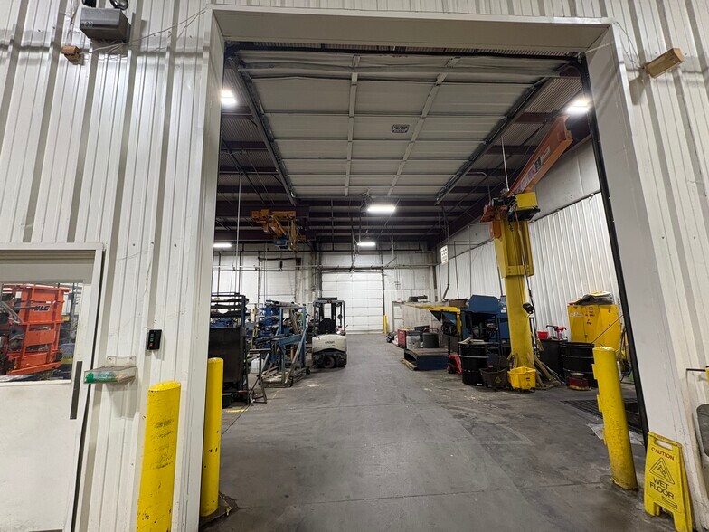 More Photos Of 101 E Industrial Blvd, Logansport Manufacturing For Sale