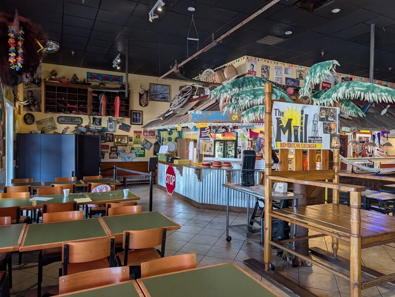 More Photos Of 1337 Baytree Rd, Valdosta General Retail For Sale