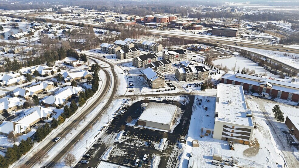 More Photos Of 5511 Coventry Ln, Fort Wayne Freestanding For Sale