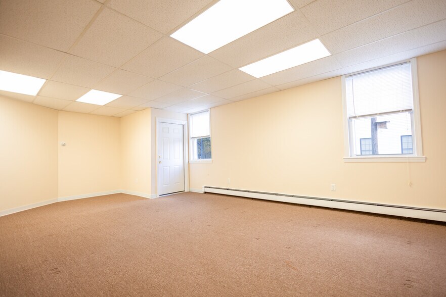 More Photos Of 33 Union St, East Walpole Storefront Retail Residential For Lease