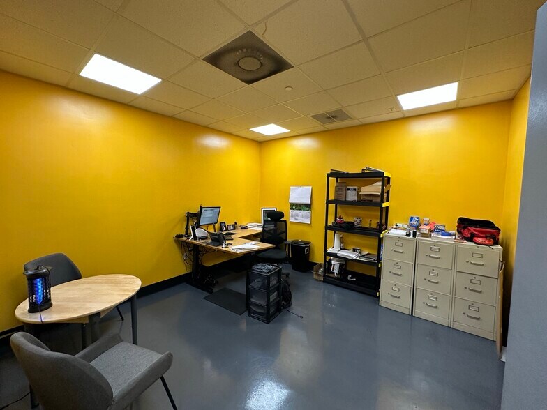 More Photos Of 3700 NW 54th St, Miami Warehouse For Lease