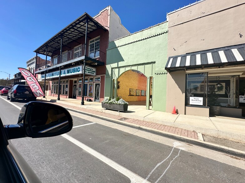 More Photos Of 105 N Main St, Atmore Office For Sale