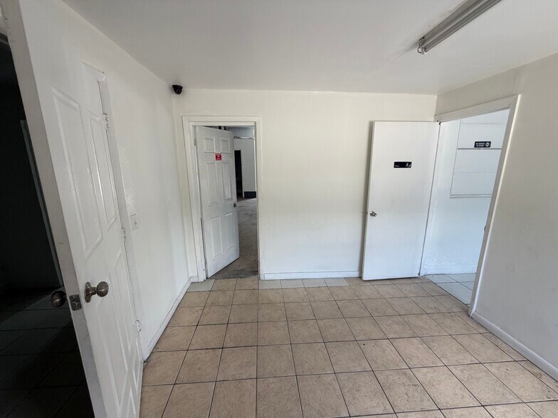 More Photos Of 3321 NW 79th St, Miami Land For Lease