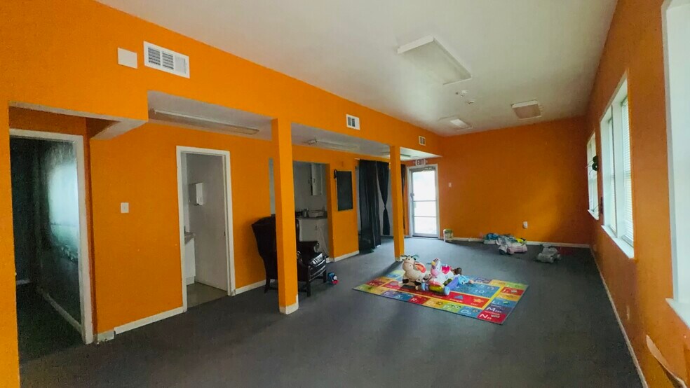 More Photos Of 109 W Midway Dr, Euless Medical For Sale