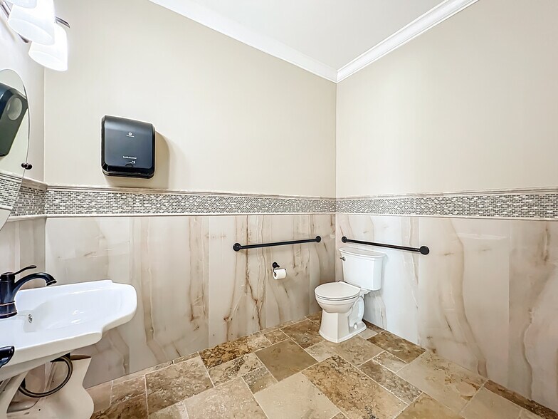 More Photos Of 4850 Holopaw Rd, Saint Cloud Office For Sale