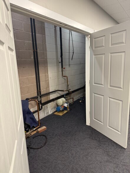 More Photos Of 69 Newland St, Malden Garden Center For Sale