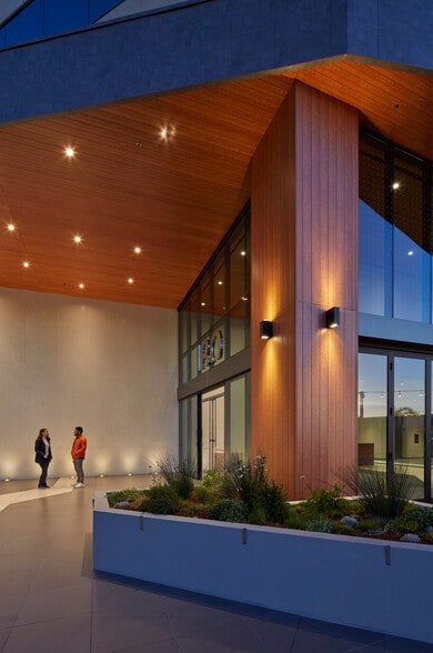 More Photos Of 180 E Ocean Blvd, Long Beach Office For Lease