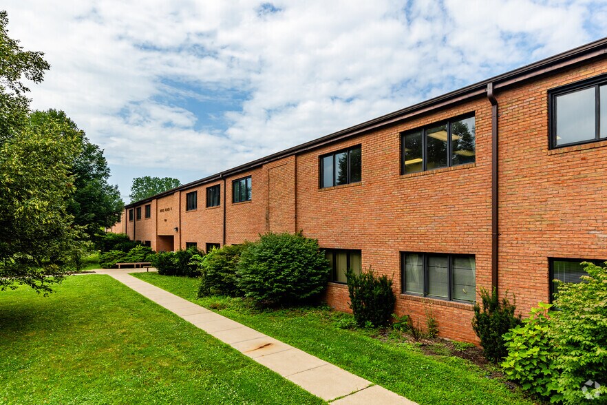 Primary Photo Of 2600 Boyce Plaza Rd, Pittsburgh Office For Lease