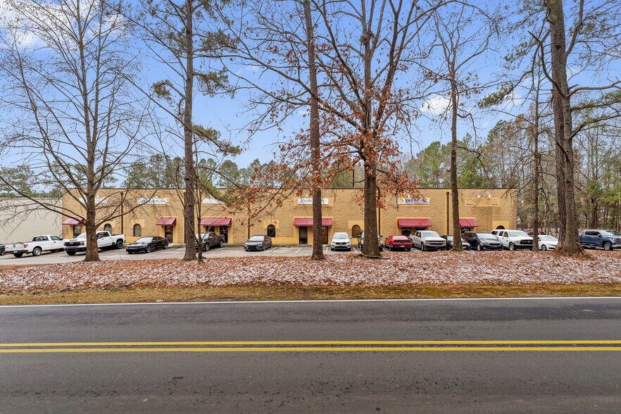 More Photos Of 3337 Air Park Rd, Fuquay Varina Light Manufacturing For Sale