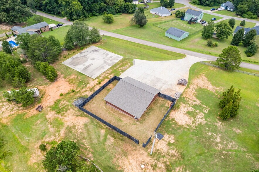 More Photos Of 2932 Highway 124 W, Jefferson Specialty For Sale