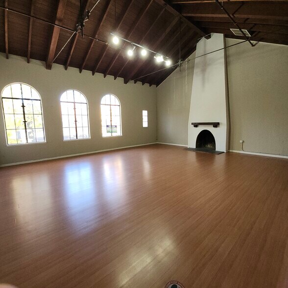 More Photos Of 7560 Monterey St, Gilroy Storefront Retail Office For Lease