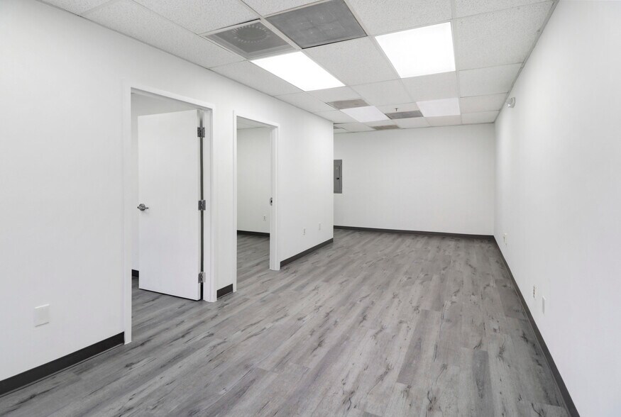 More Photos Of 955 NW 159th Dr, Miami Warehouse For Lease