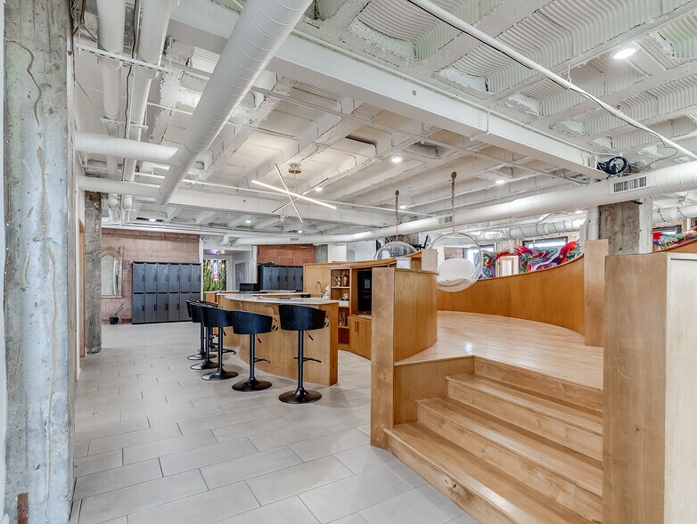 More Photos Of 204 N Robinson Ave, Oklahoma City Office Residential For Lease