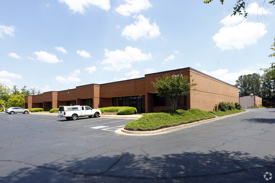 More Photos Of 3230 Peachtree Corners Cir, Peachtree Corners Light Distribution For Lease