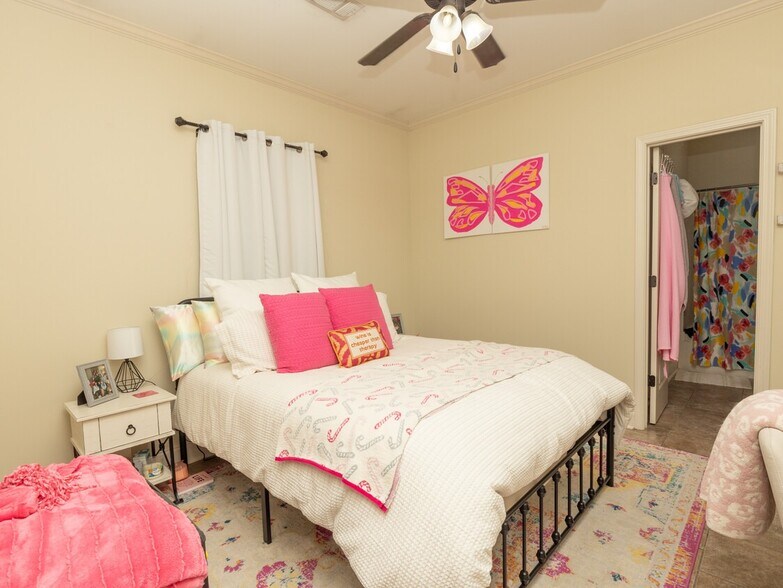 More Photos Of 360-372 Acadia Loop, Oxford Apartments For Sale