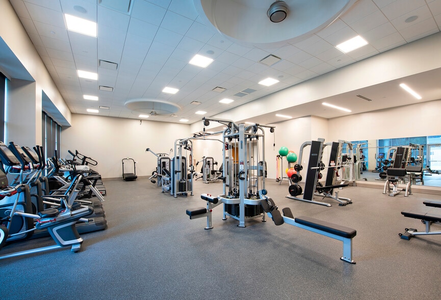 More Photos Of 5411 SkyCenter Dr, Tampa Office For Lease