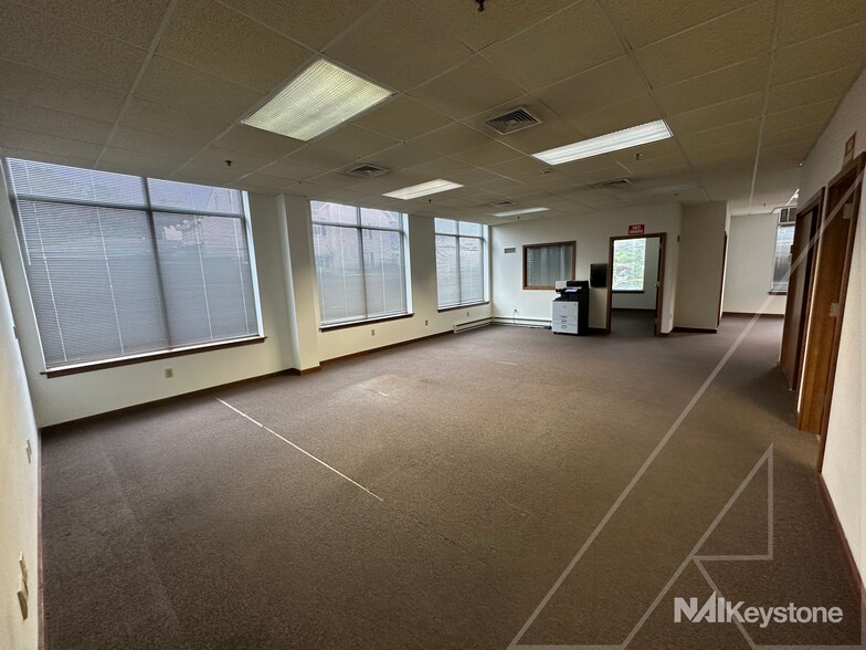 More Photos Of 1114-1124 Commons Blvd, Reading Flex For Sale