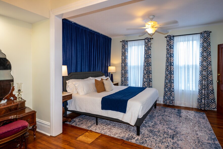 More Photos Of 33 Old Mission Ave, Saint Augustine Specialty For Sale
