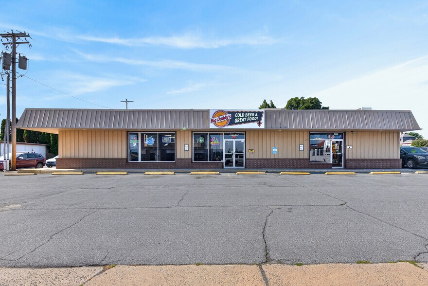 More Photos Of 204 Cumberland St, Lebanon Restaurant For Sale
