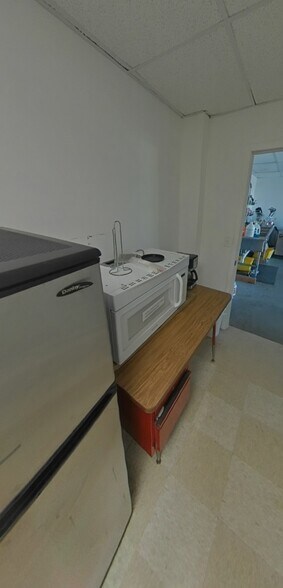 More Photos Of 9966 Samuel Rd, Carterville Self Storage For Sale