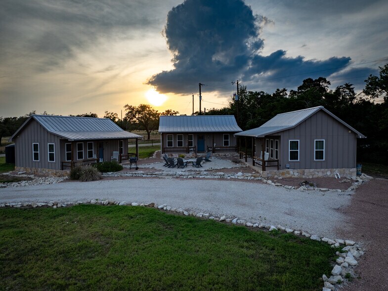 More Photos Of 3607 Lone Man Mountain Rd, Wimberley Hotel For Sale