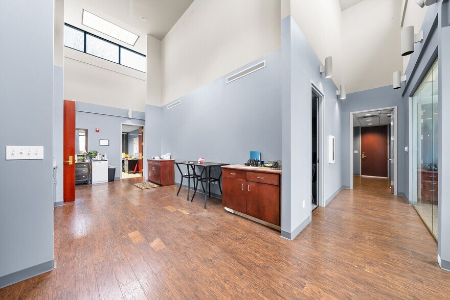 More Photos Of 112 Center Ct, Clarksville Office Residential For Sale