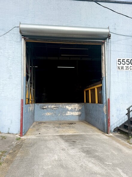 More Photos Of 5550 NW 35th Ct, Miami Warehouse For Lease
