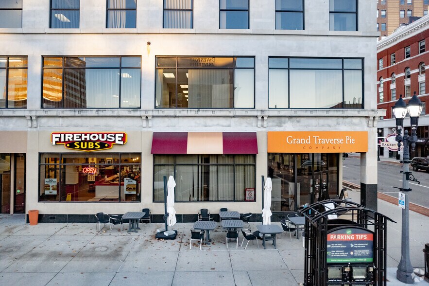 More Photos Of 200 S Washington Sq, Lansing Medical For Lease