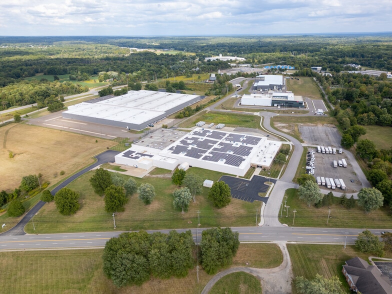 More Photos Of 6800 N Chestnut St, Ravenna Warehouse For Sale