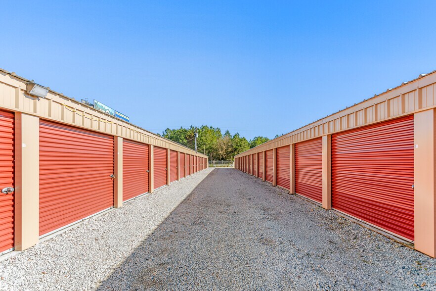 More Photos Of 74 Cornerstone Ln, Brunswick Self Storage For Sale