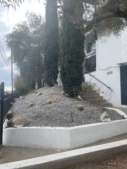 More Photos Of 12111 S Figueroa St, Los Angeles Apartments For Sale