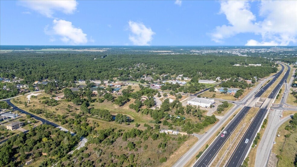 More Photos Of 141 Tahitian Dr, Bastrop Freestanding For Sale