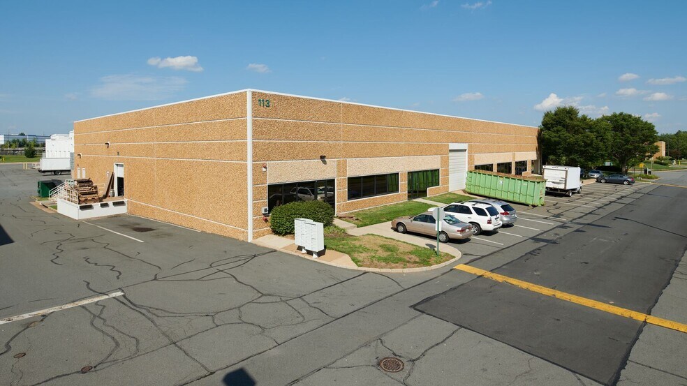 More Photos Of 22660 Executive Dr, Dulles Unknown For Lease