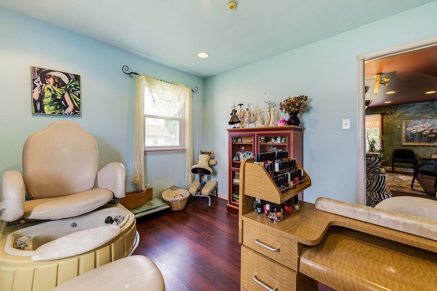 More Photos Of 75 Hartford Rd, Delran Storefront Retail Office For Sale