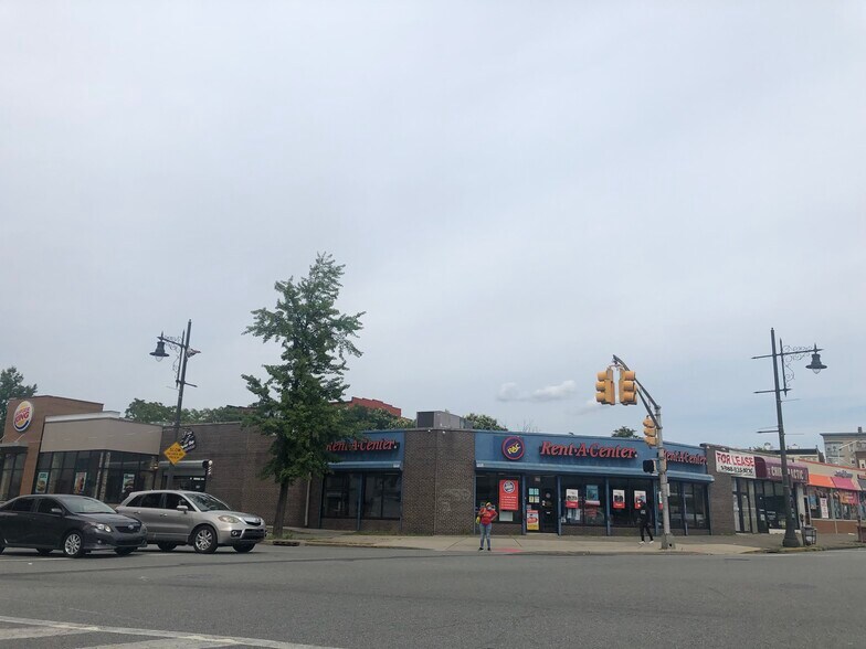 More Photos Of 237-251 Market St, Paterson Storefront Retail Office For Lease