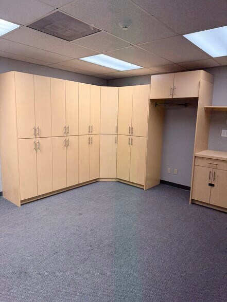 More Photos Of 872 E Sahara Ave, Las Vegas Medical For Lease