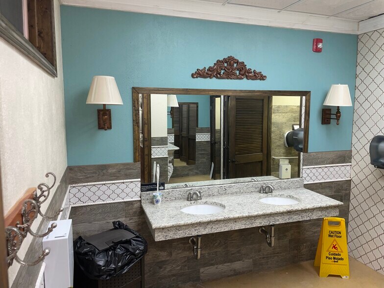 More Photos Of 52 Nestle Dr, Fulton Lodge Meeting Hall For Sale