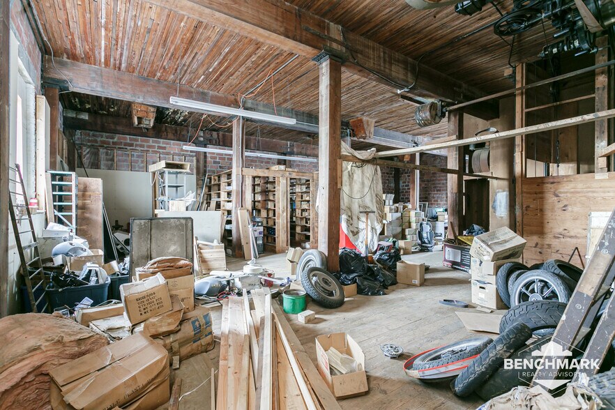 More Photos Of 4017 Railroad, Williamson Warehouse For Sale